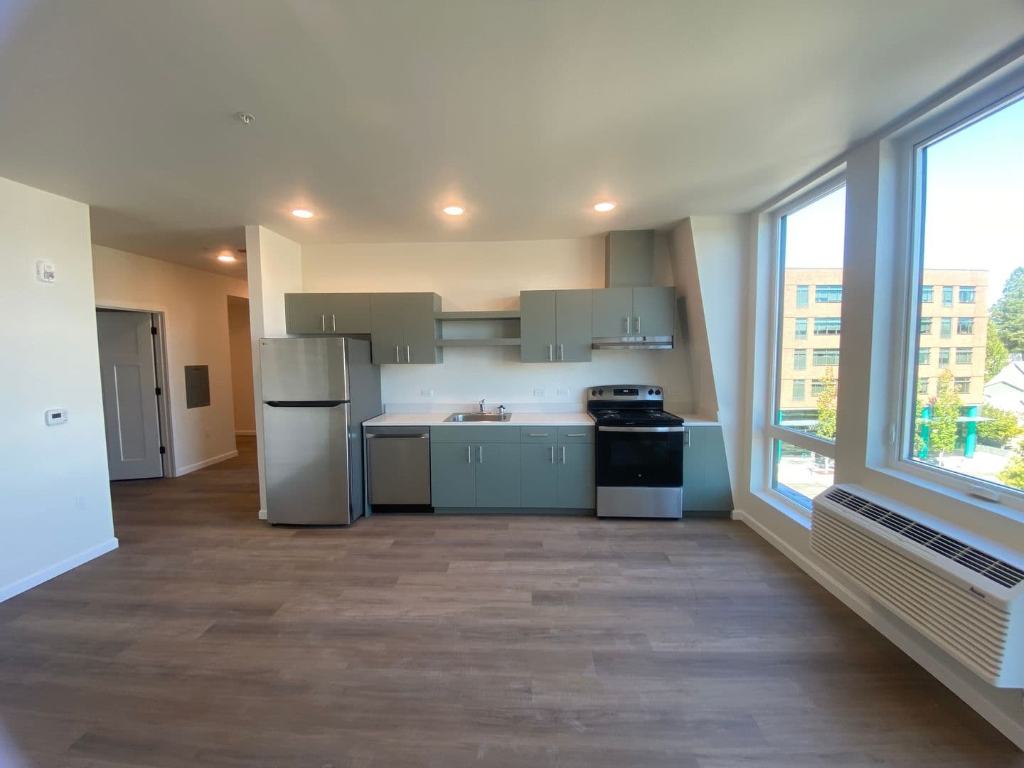 Olympia Apartment: 401 Union Ave SE