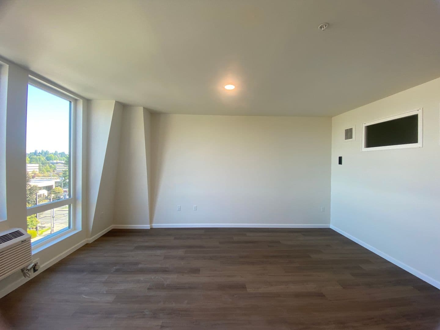 Olympia Apartment: 401 Union Ave SE