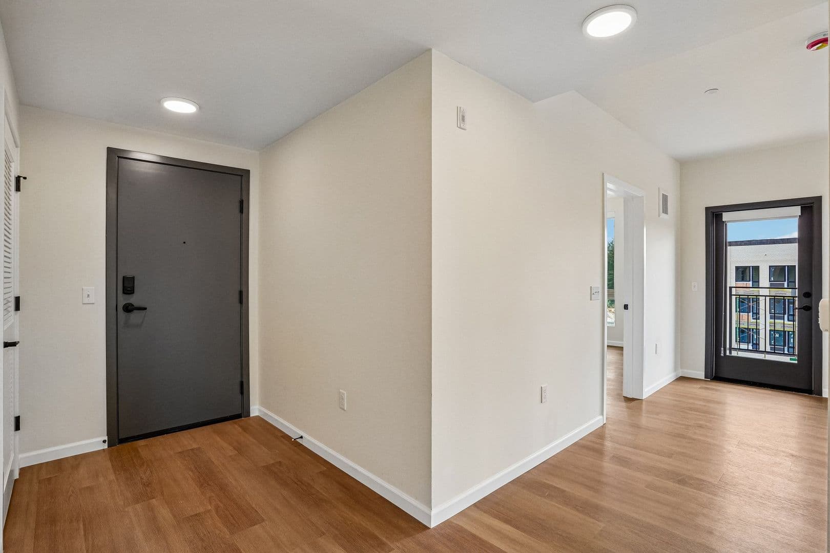 Lacey Apartment: 2463 Hogum Bay Rd NE