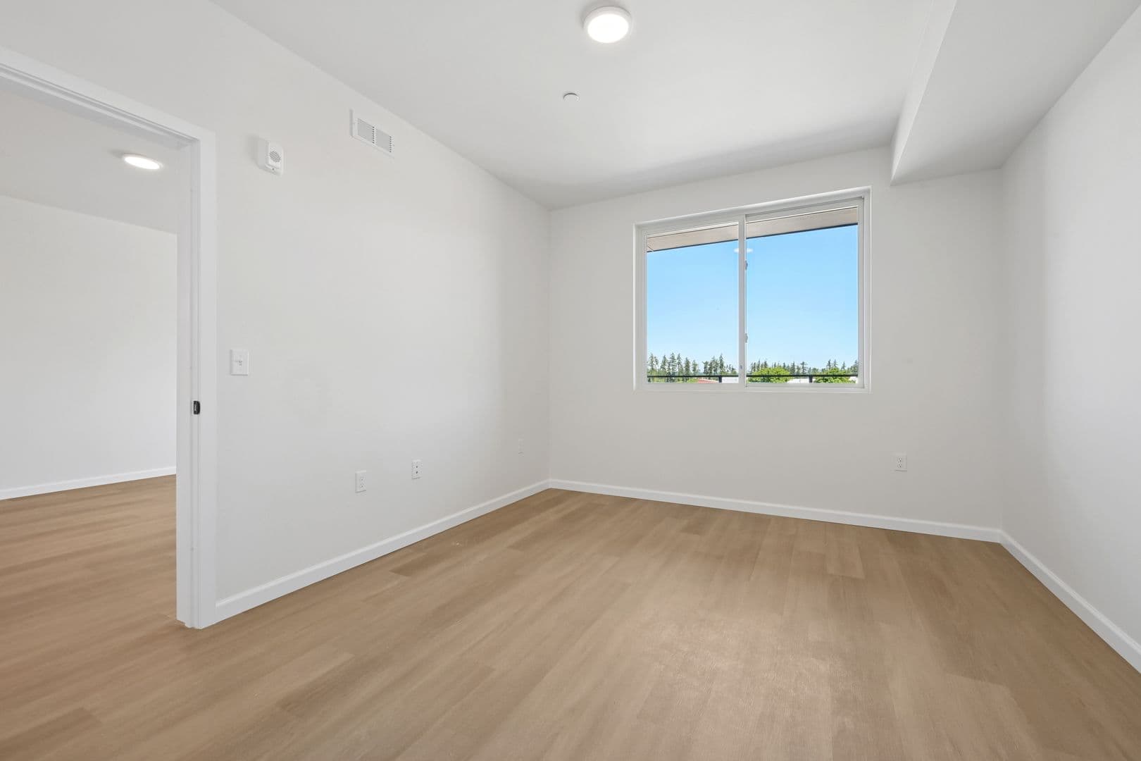 Lacey Apartment: 2463 Hogum Bay Rd NE