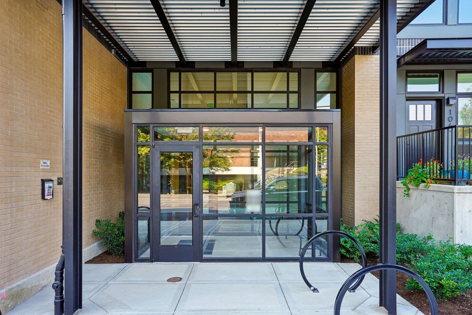Olympia Apartment: 401 Union Ave SE