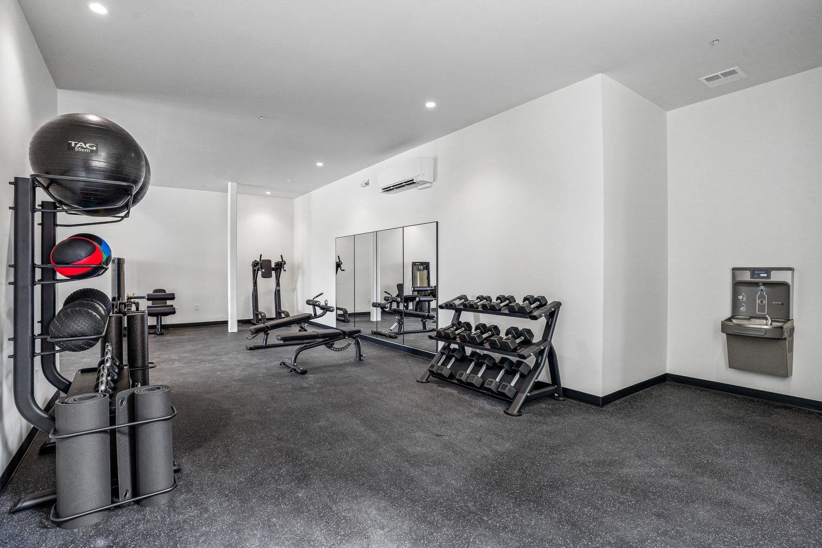 Lacey Apartment: 2463 Hogum Bay Rd NE