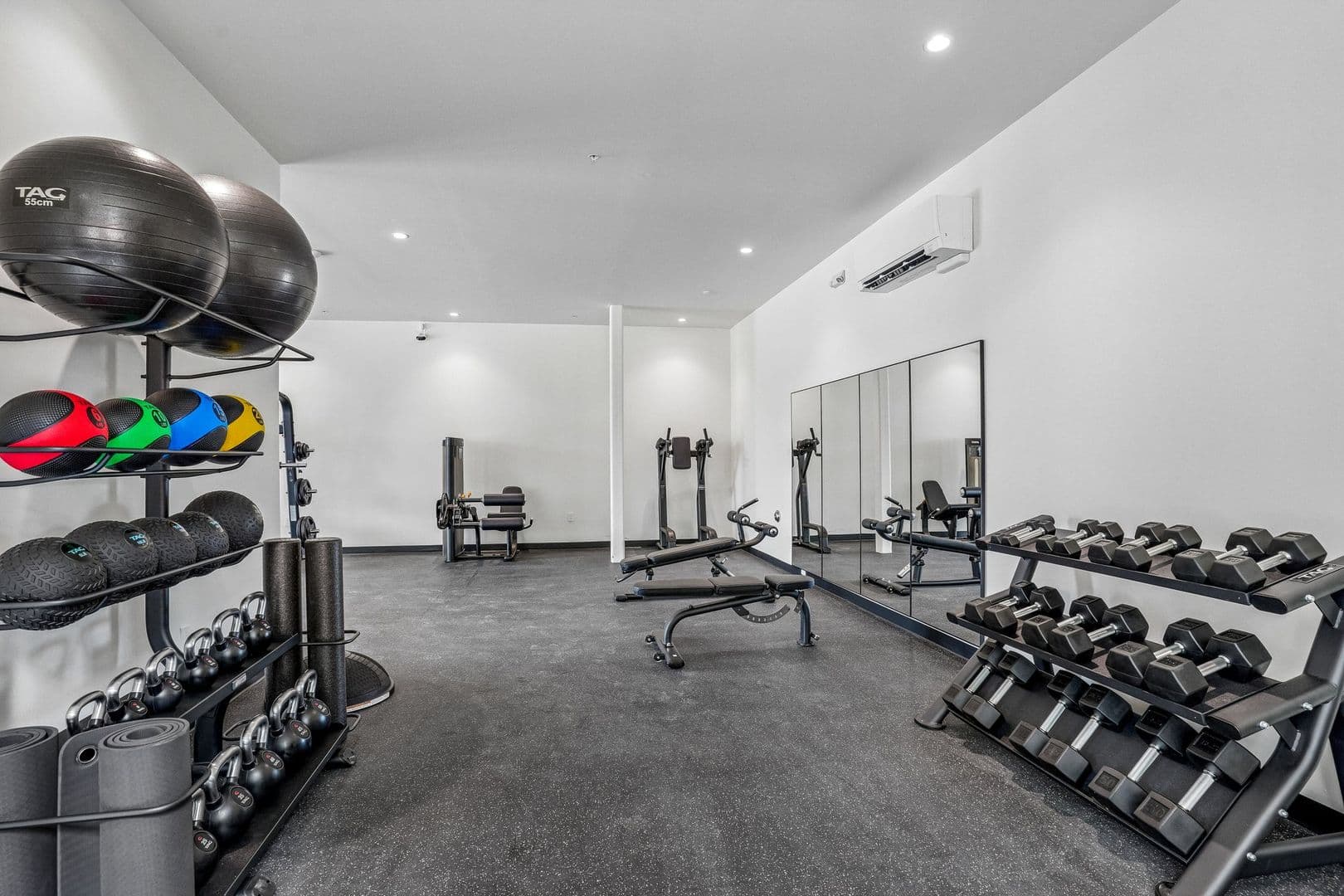 Lacey Apartment: 2463 Hogum Bay Rd NE