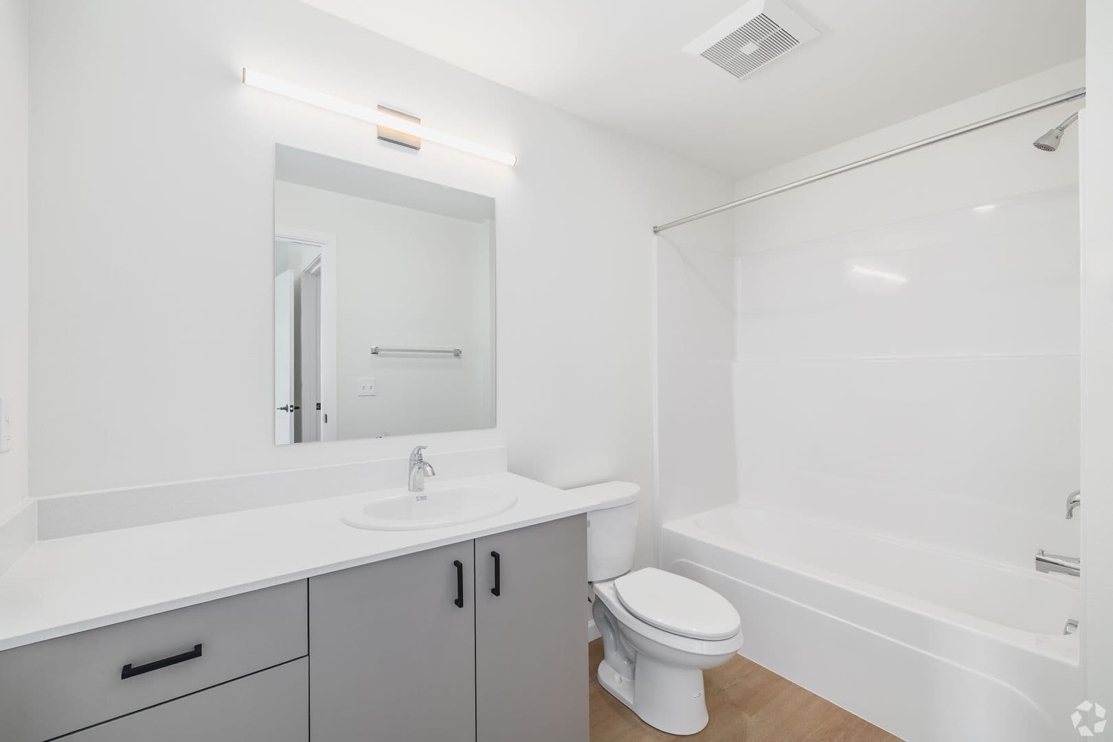 Lacey Apartment: 2463 Hogum Bay Rd NE
