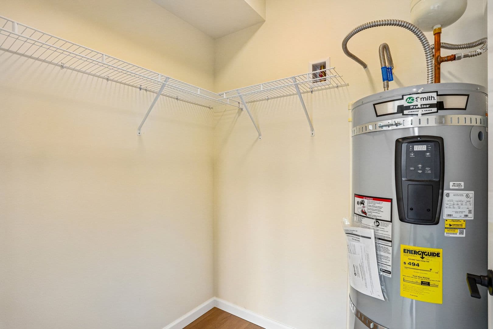 Lacey Apartment: 2463 Hogum Bay Rd NE