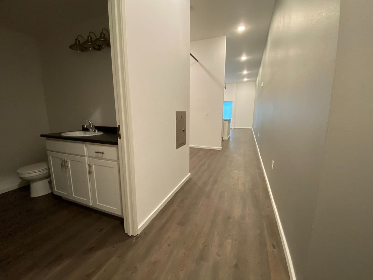 Olympia Apartment: 317 4th Ave E