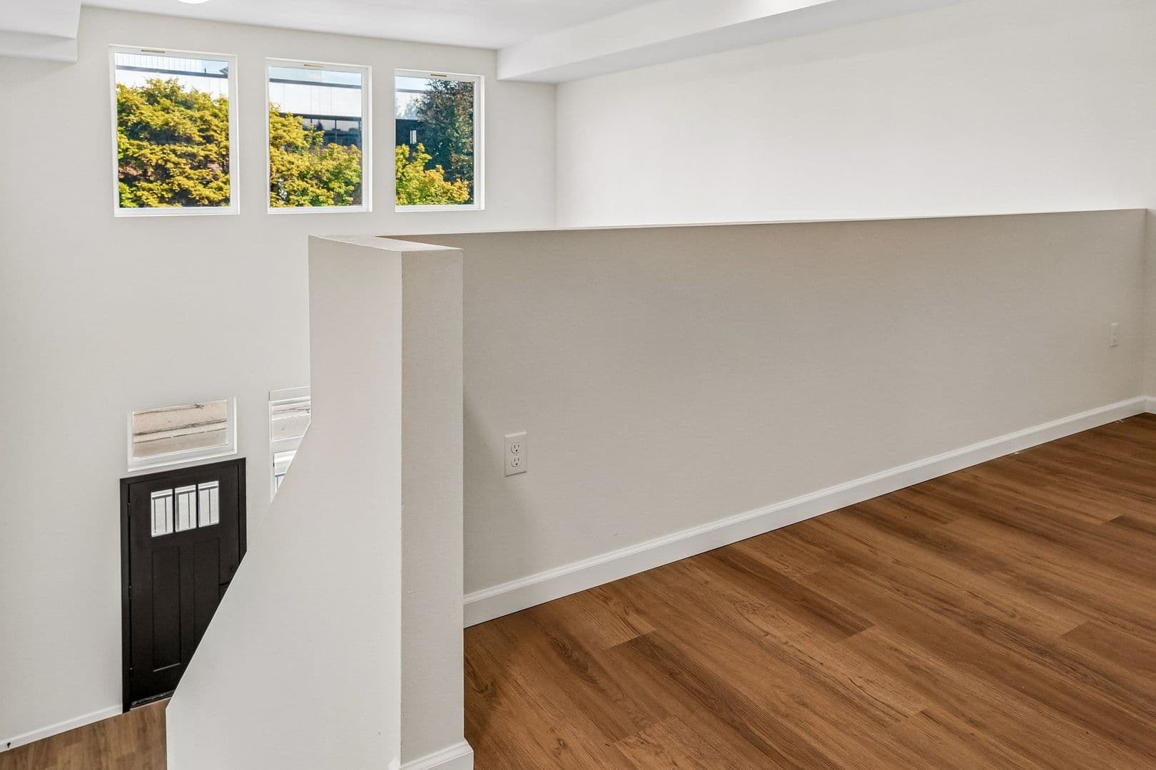 Olympia Apartment: 401 Union Ave SE