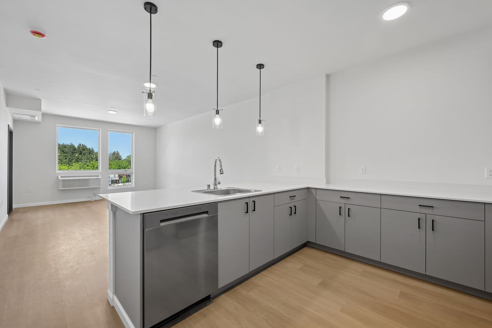 Lacey Apartment: 2463 Hogum Bay Rd NE
