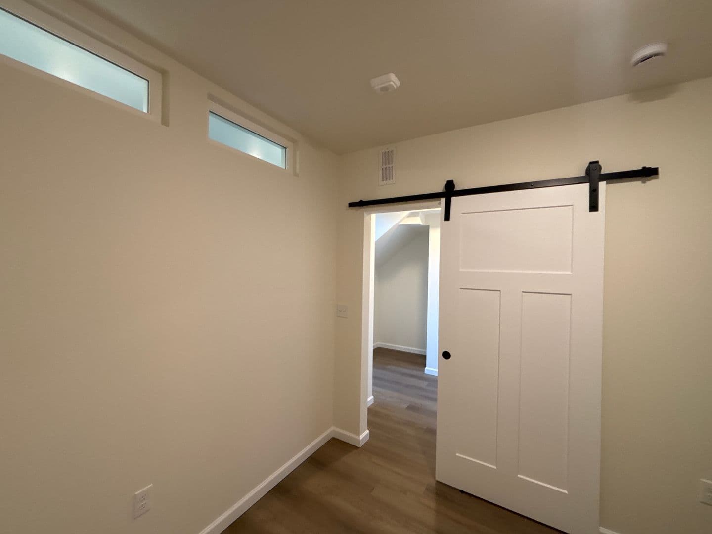 Olympia Apartment: 401 Union Ave SE