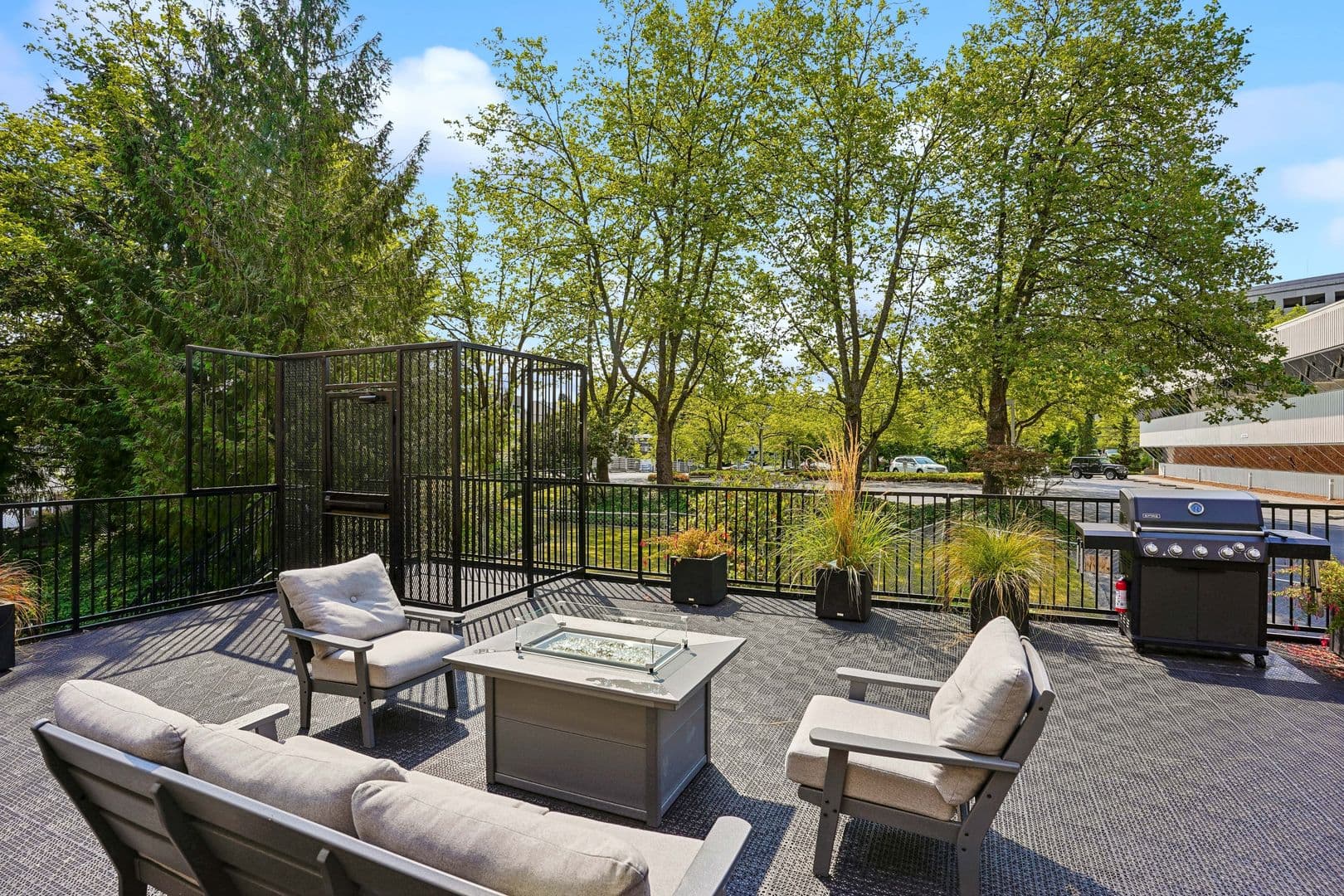 Olympia Apartment: 401 Union Ave SE