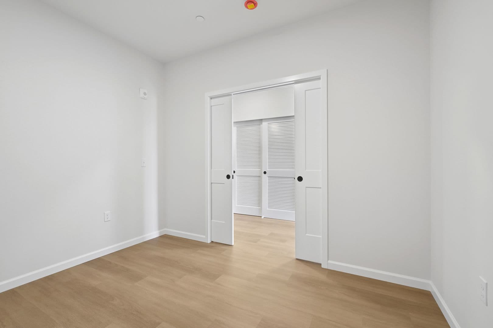 Lacey Apartment: 2463 Hogum Bay Rd NE