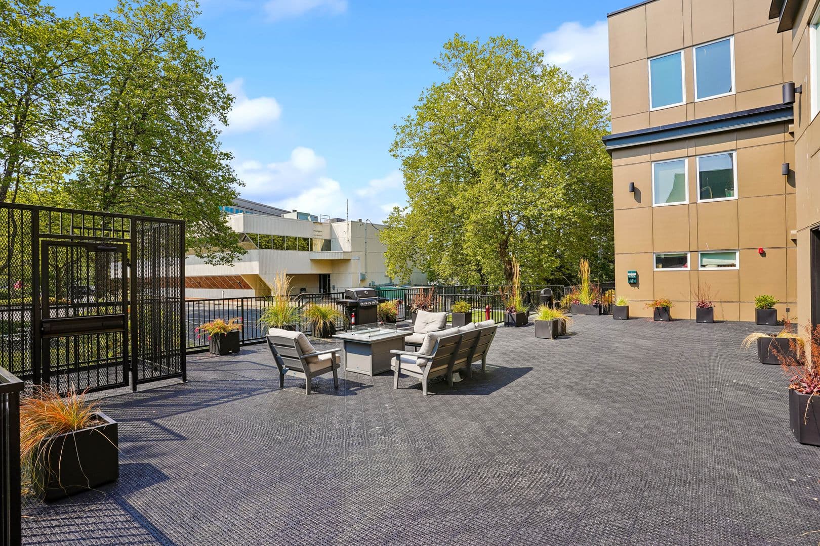 Olympia Apartment: 401 Union Ave SE