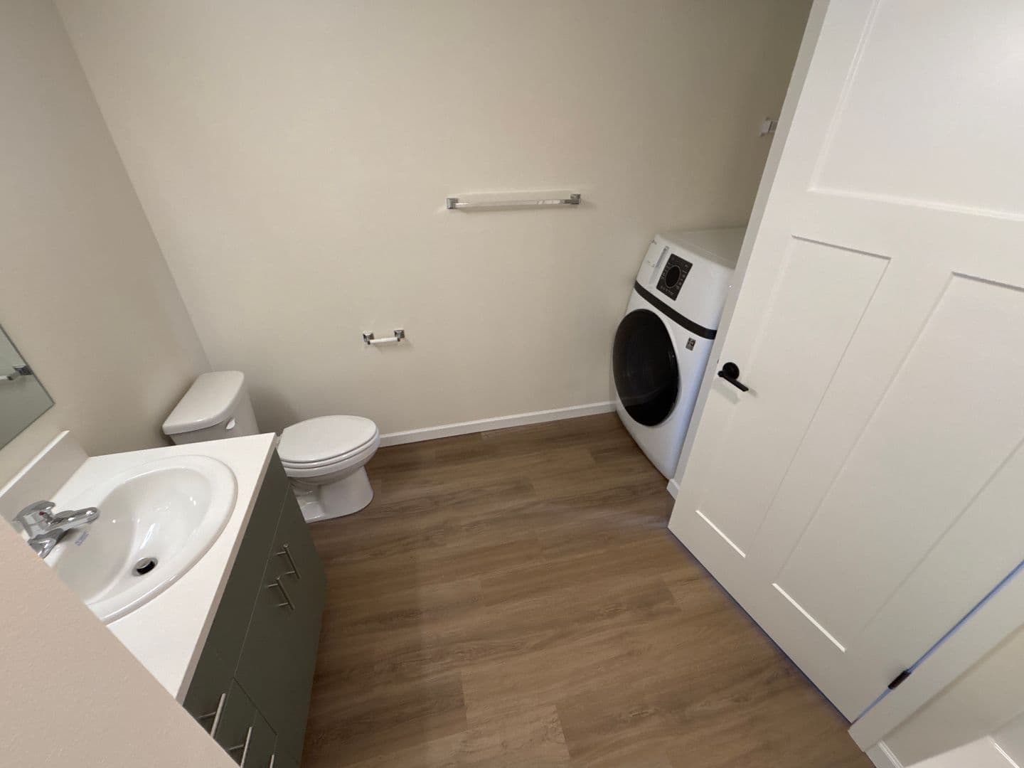 Olympia Apartment: 401 Union Ave SE