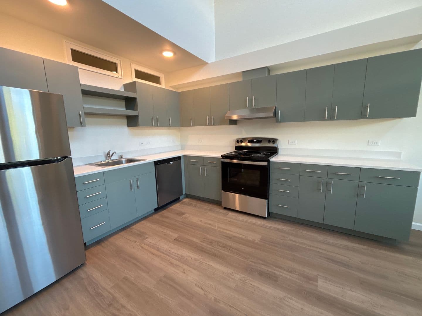 Olympia Apartment: 401 Union Ave SE