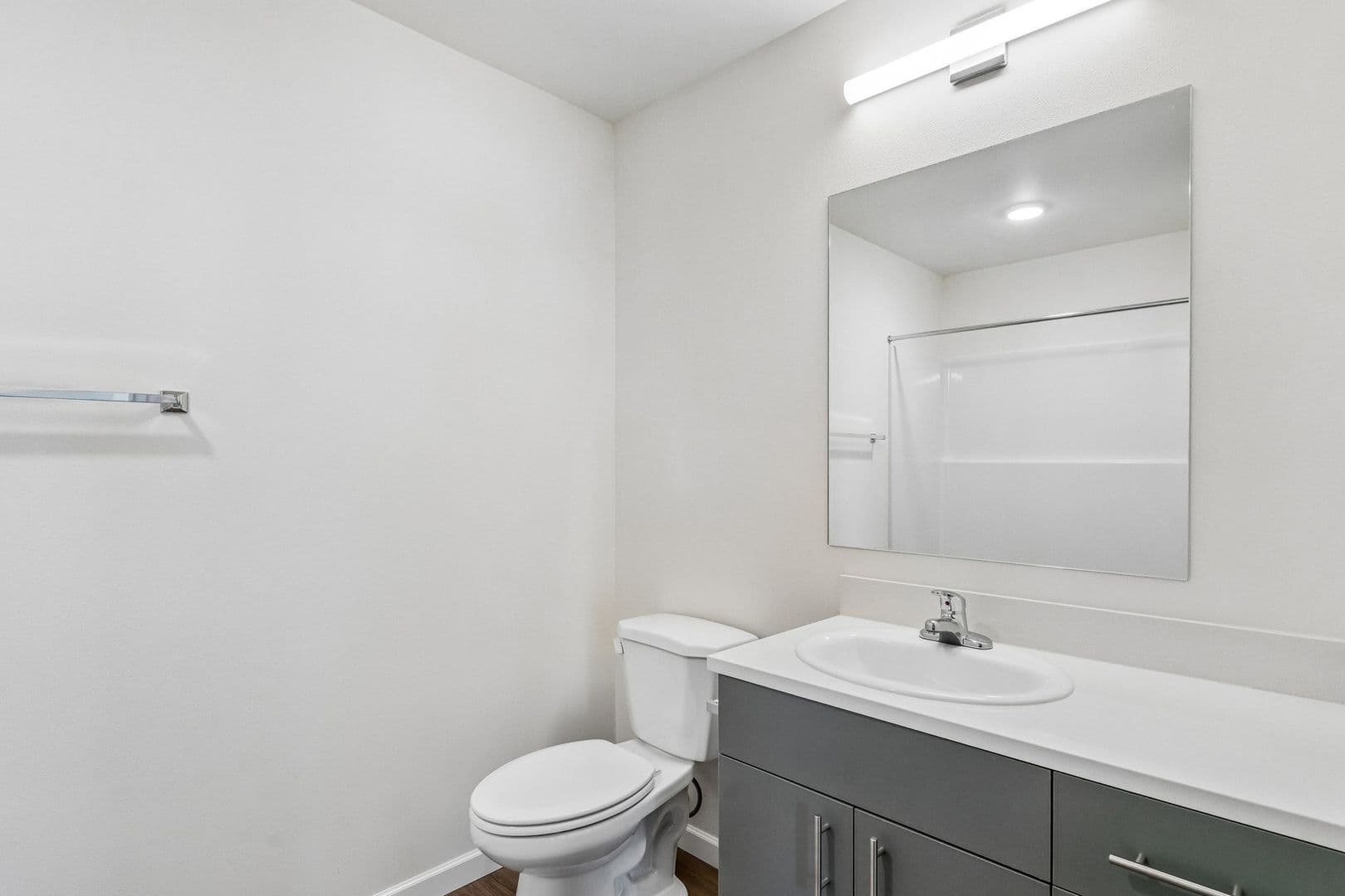 Olympia Apartment: 401 Union Ave SE