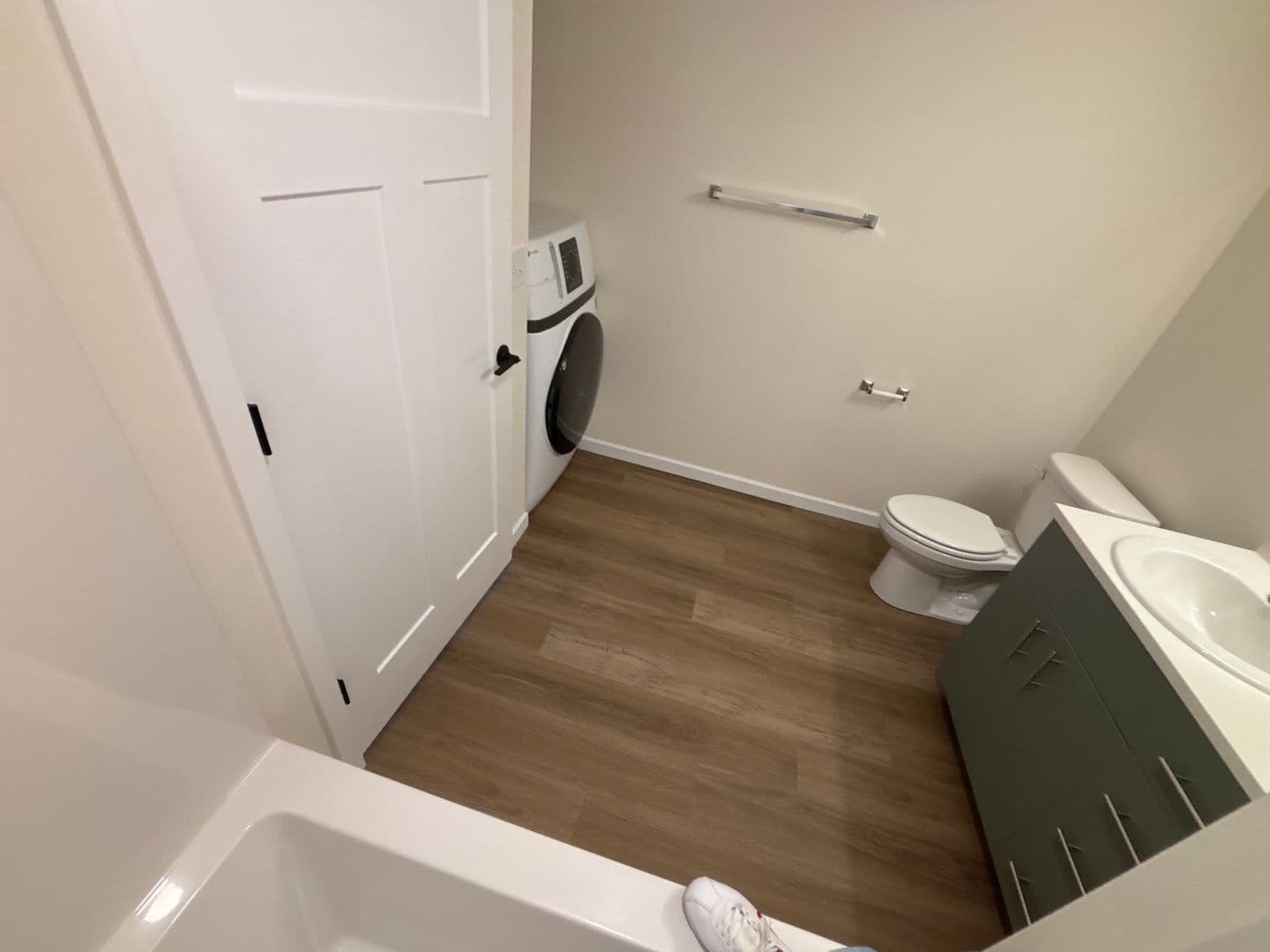 Olympia Apartment: 401 Union Ave SE