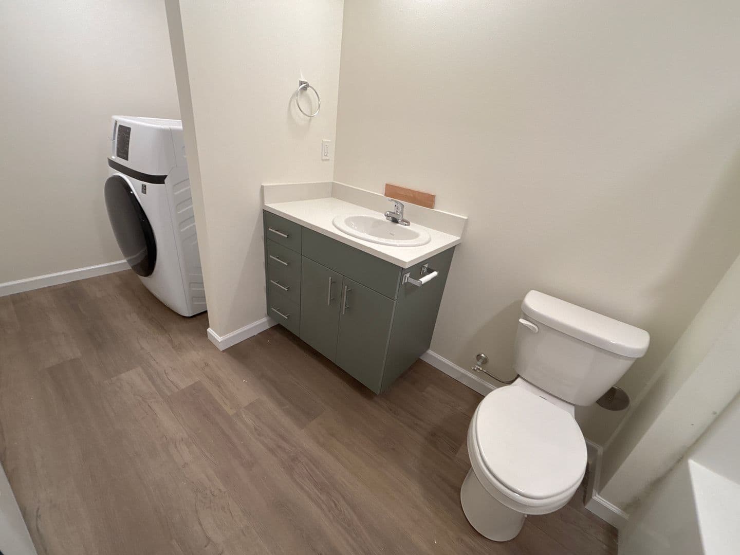 Olympia Apartment: 401 Union Ave SE