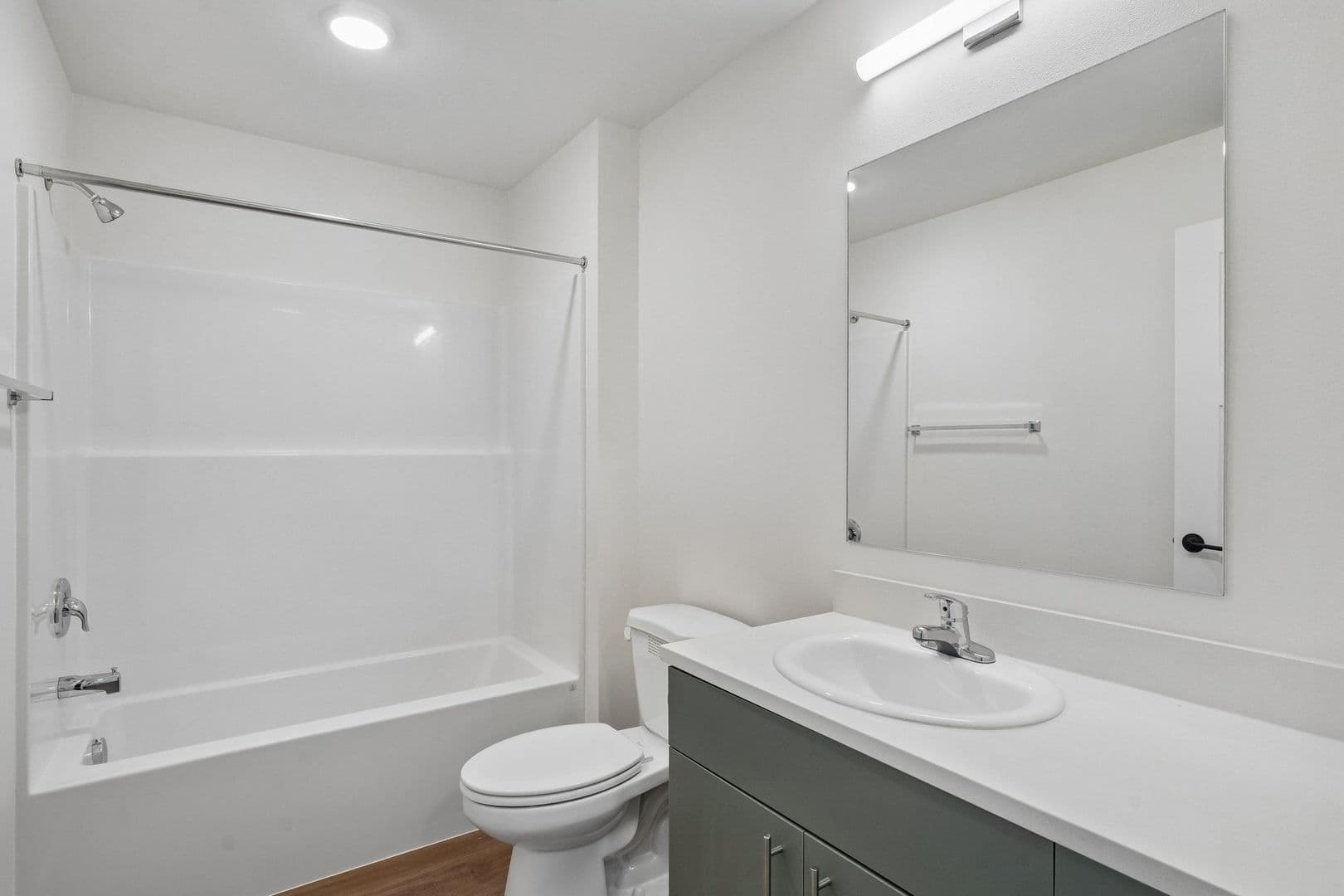 Olympia Apartment: 401 Union Ave SE