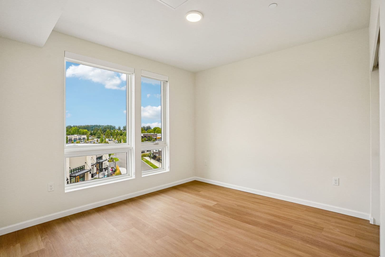Lacey Apartment: 2463 Hogum Bay Rd NE