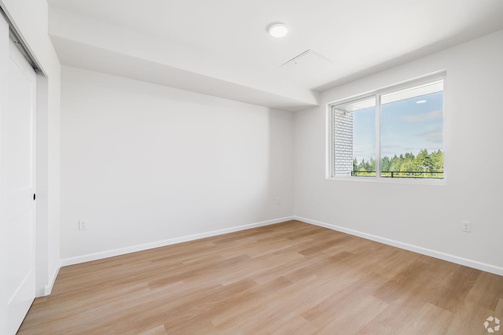 Lacey Apartment: 2463 Hogum Bay Rd NE