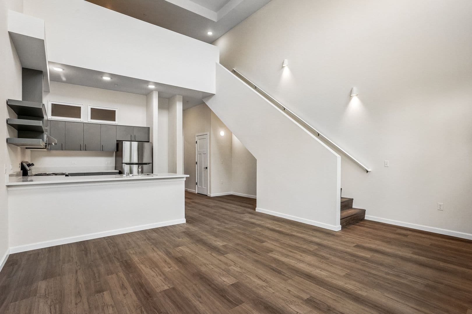 Olympia Apartment: 401 Union Ave SE