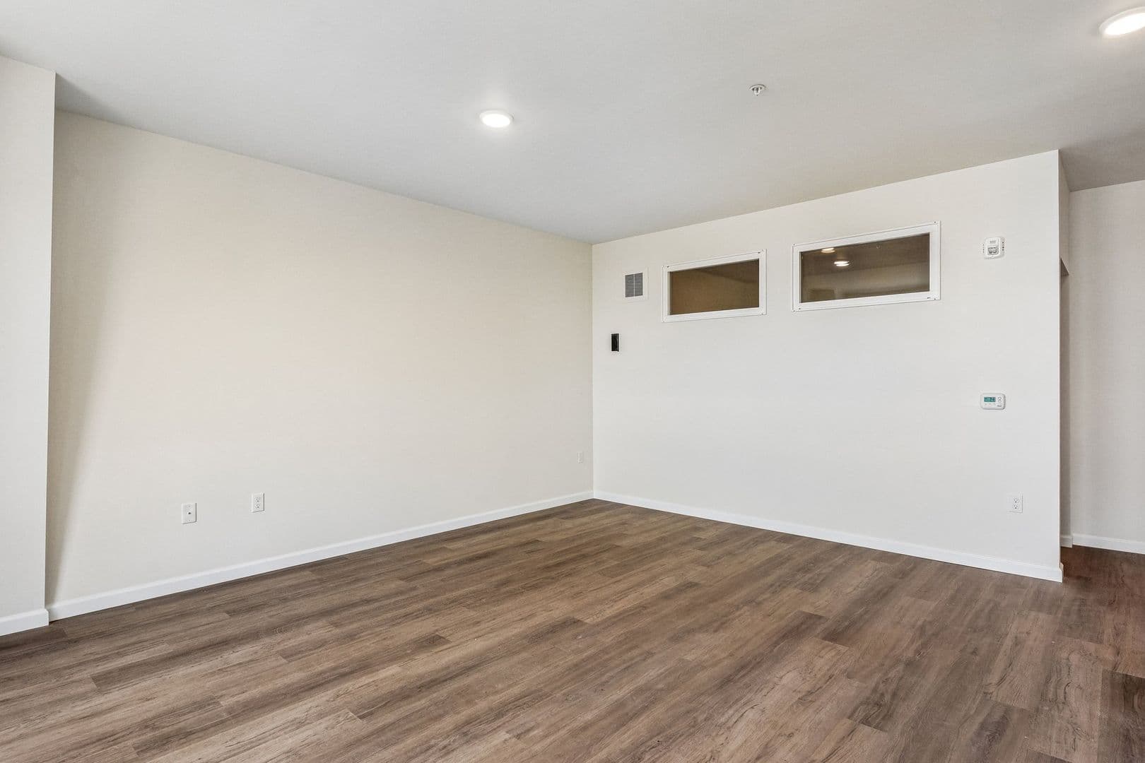 Olympia Apartment: 401 Union Ave SE
