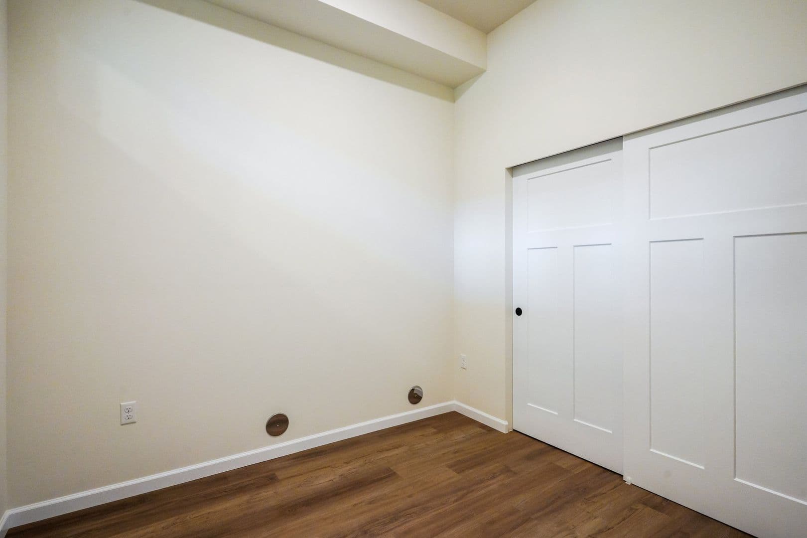 Olympia Apartment: 401 Union Ave SE