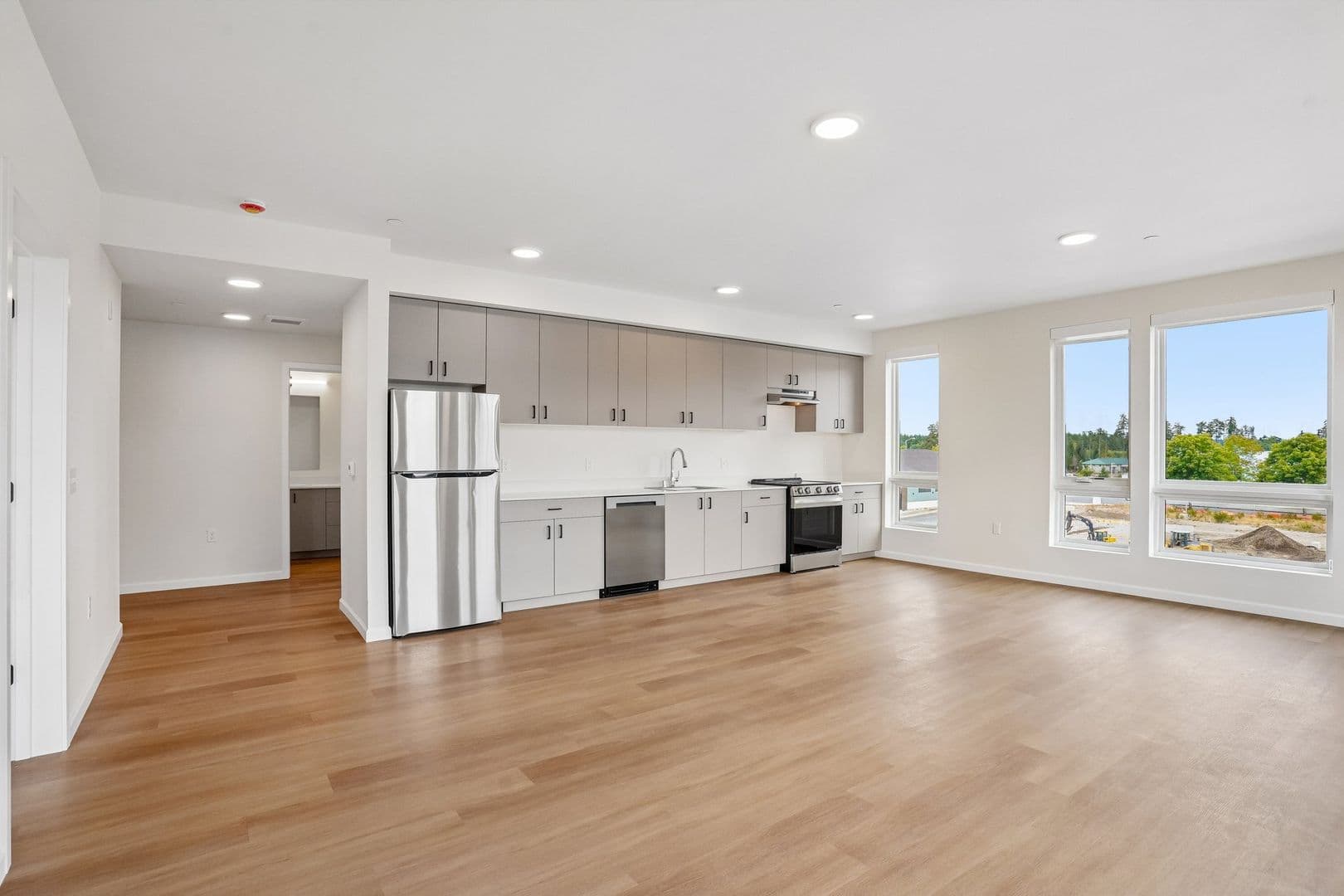 Lacey Apartment: 2463 Hogum Bay Rd NE