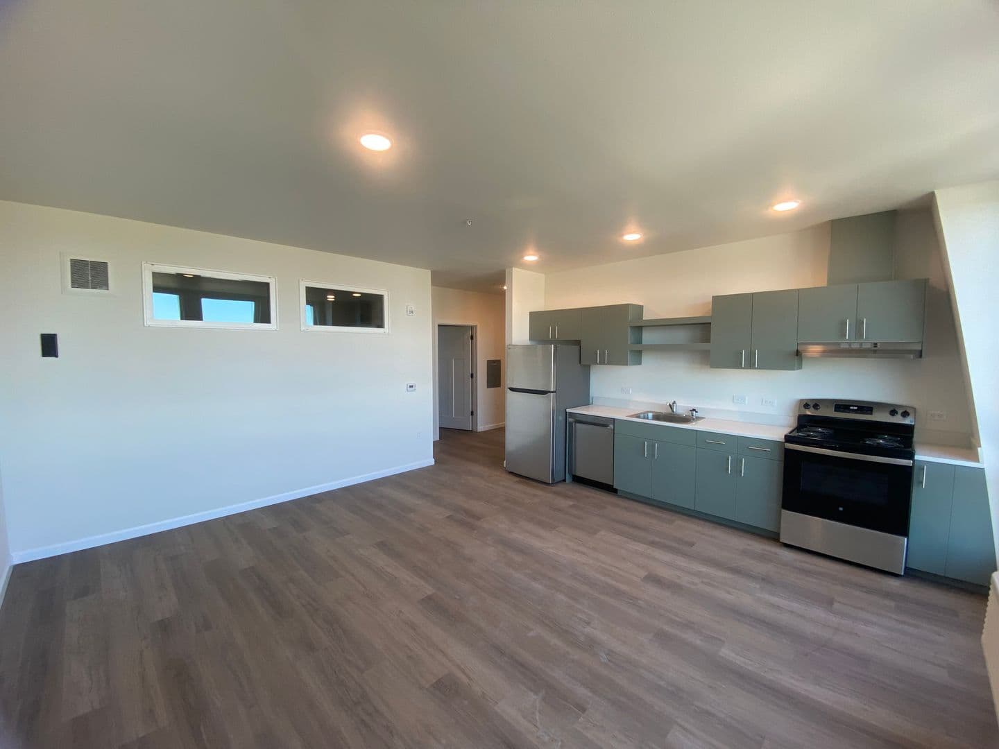Olympia Apartment: 401 Union Ave SE