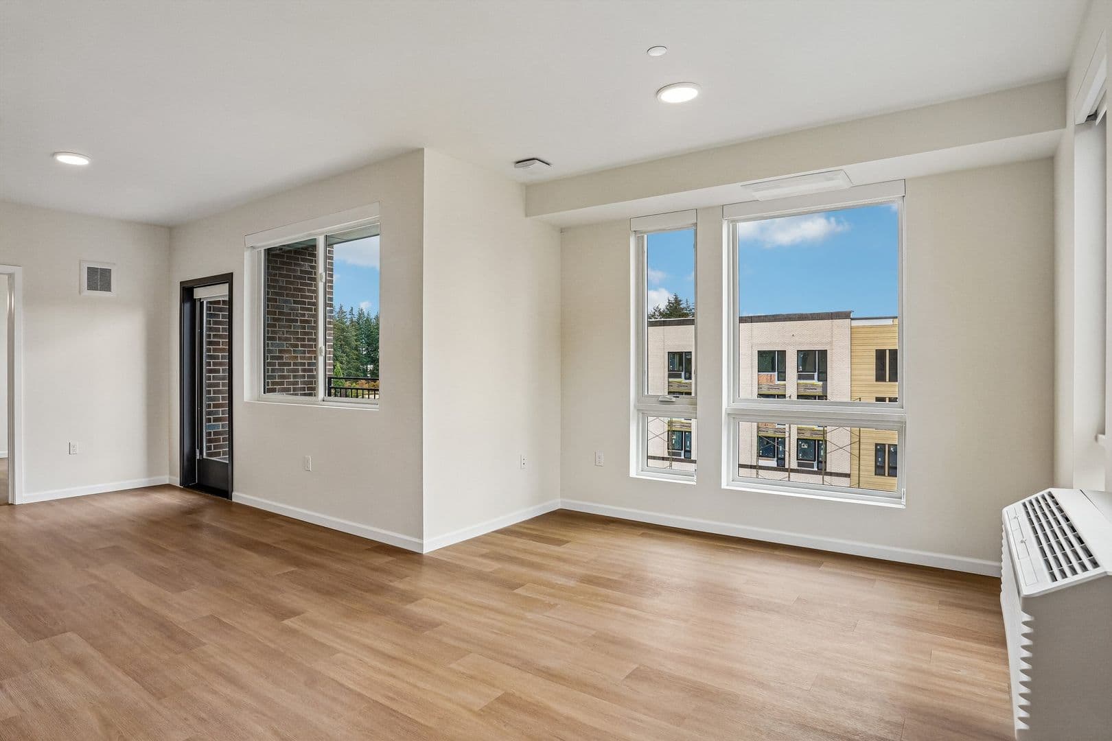 Lacey Apartment: 2463 Hogum Bay Rd NE