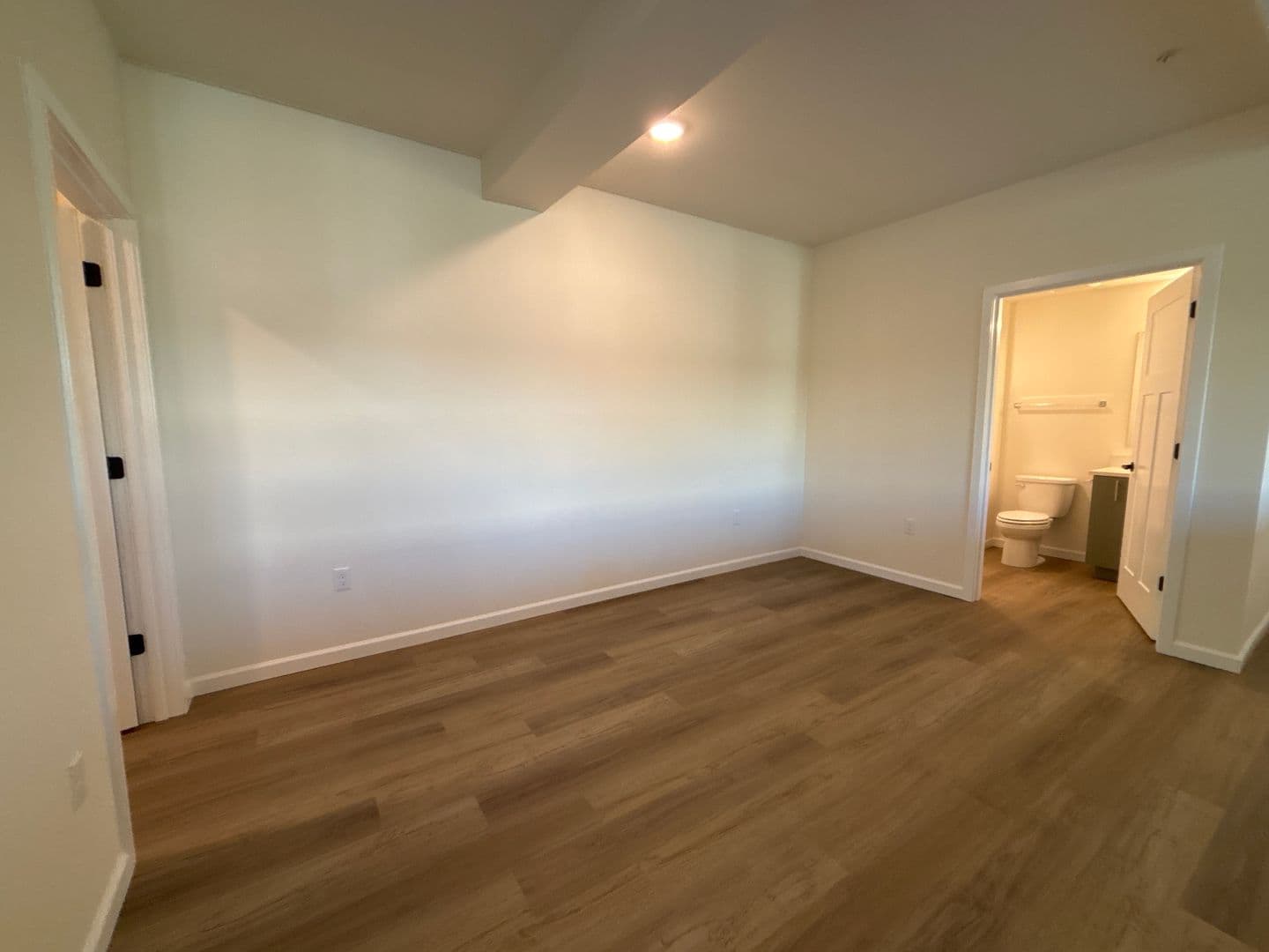 Olympia Apartment: 401 Union Ave SE