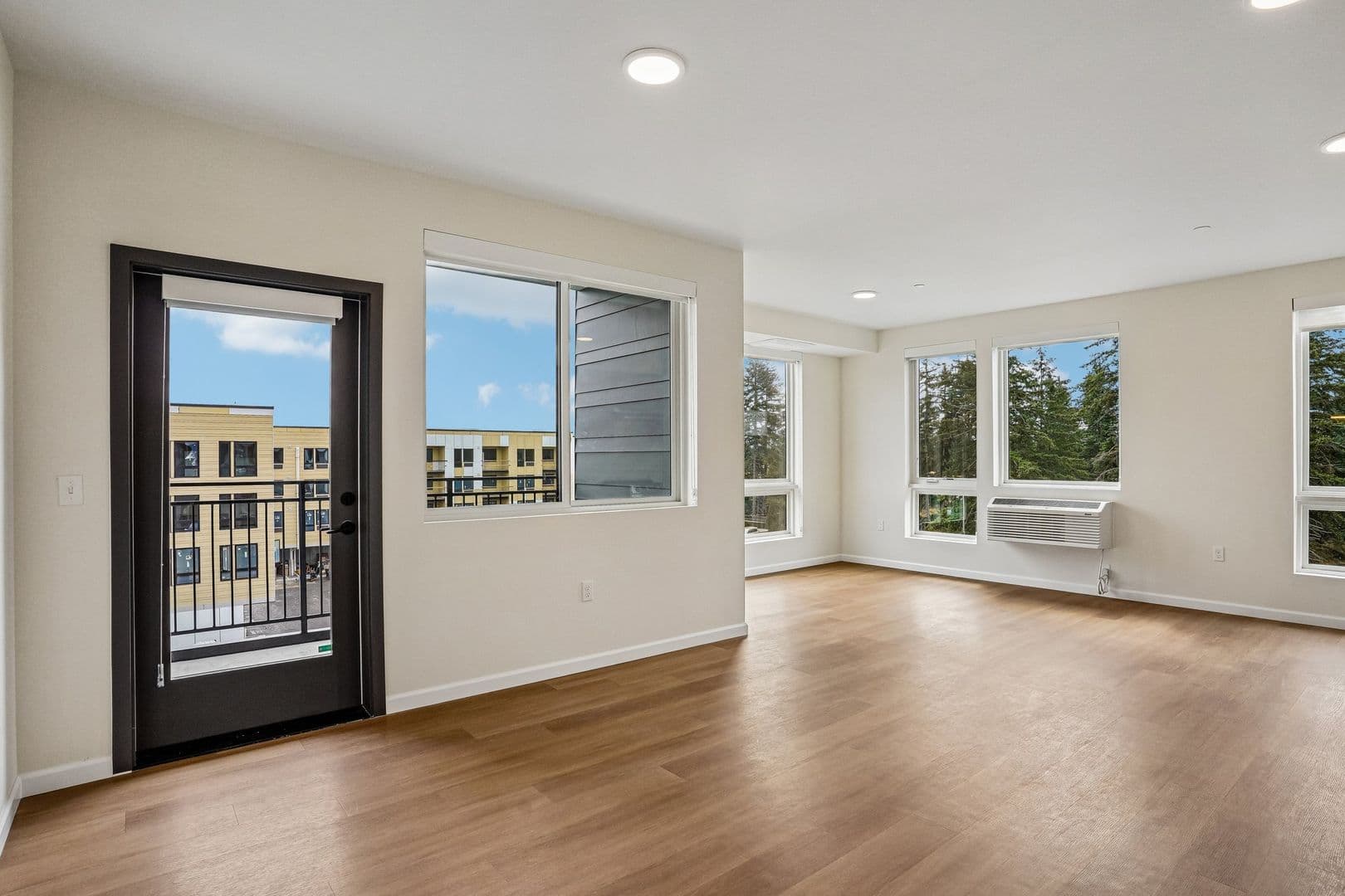 Lacey Apartment: 2463 Hogum Bay Rd NE