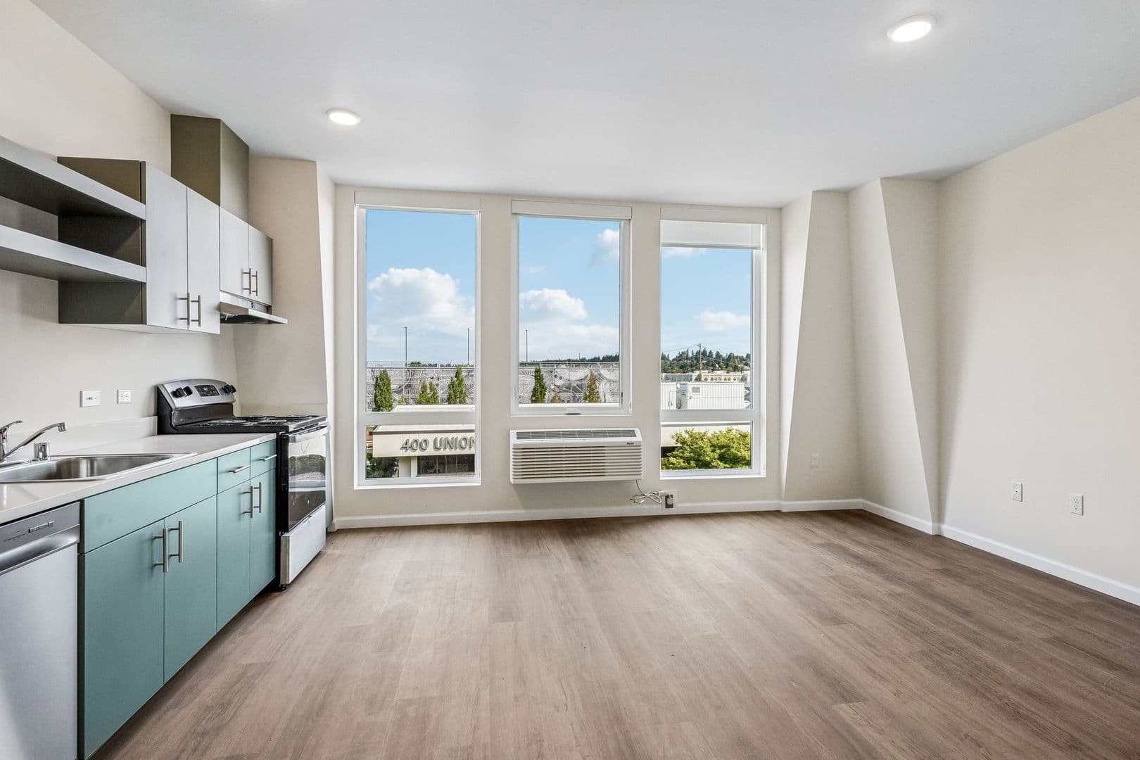 Olympia Apartment: 401 Union Ave SE