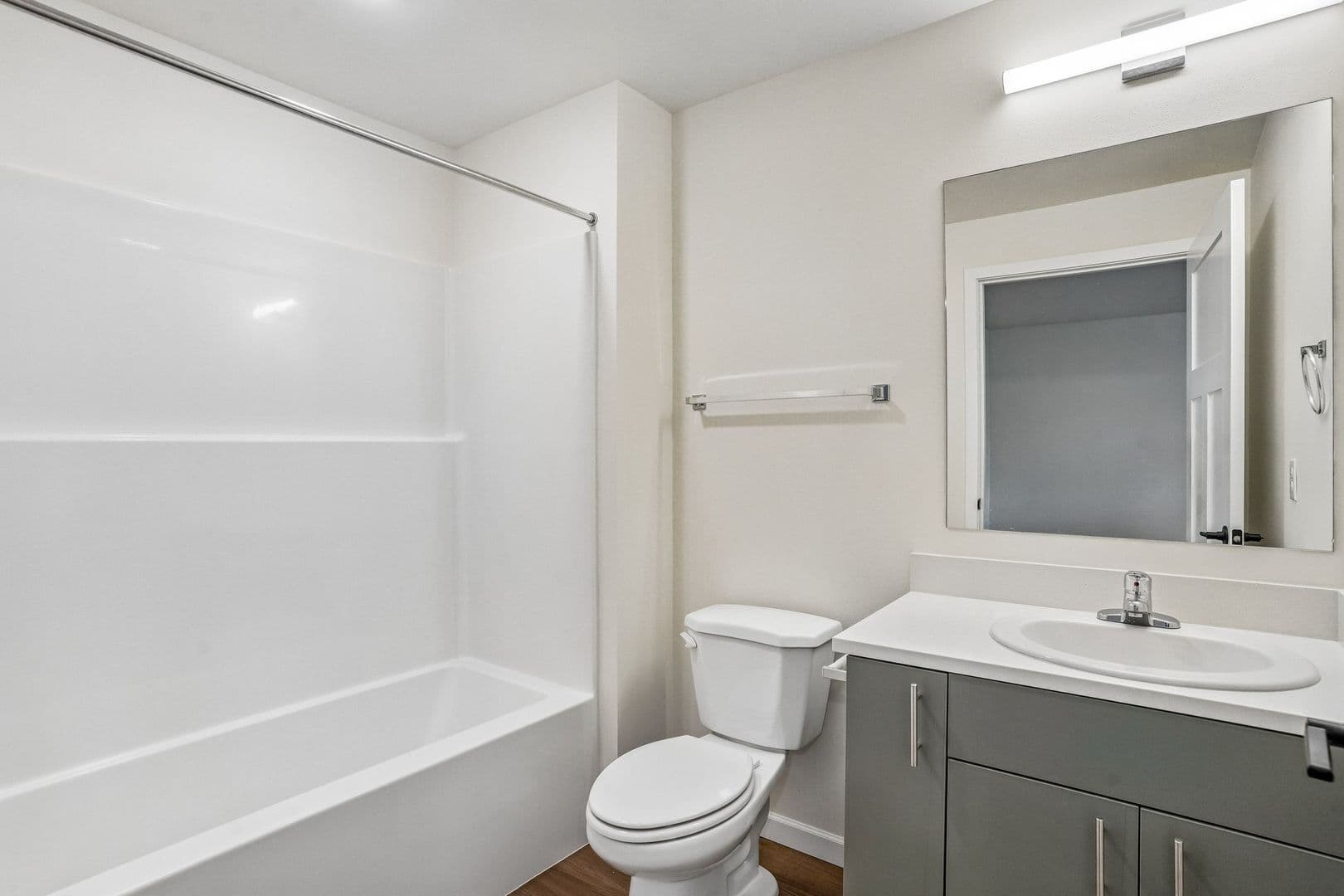 Olympia Apartment: 401 Union Ave SE
