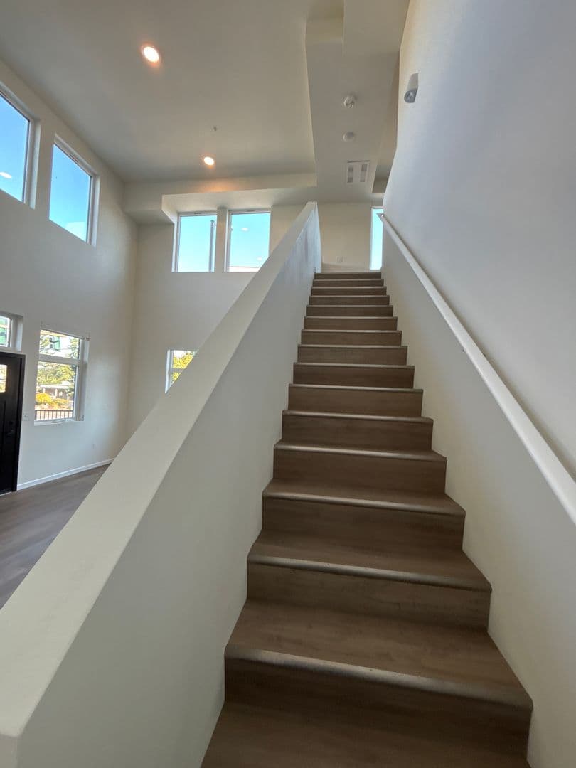 Olympia Apartment: 401 Union Ave SE