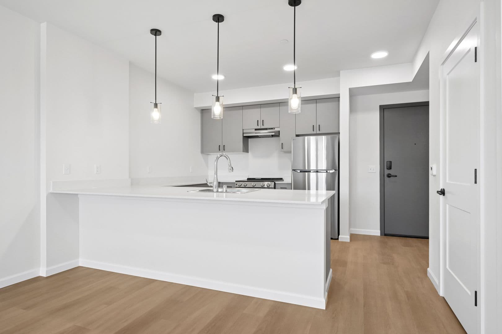 Lacey Apartment: 2463 Hogum Bay Rd NE
