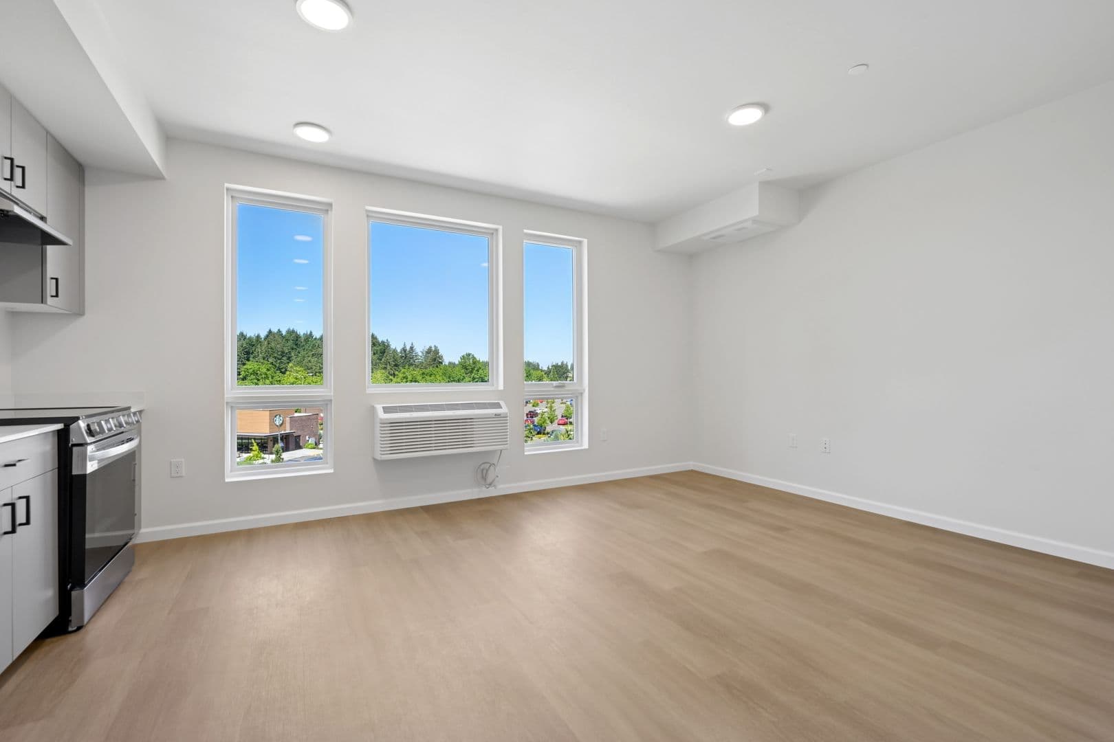 Lacey Apartment: 2463 Hogum Bay Rd NE