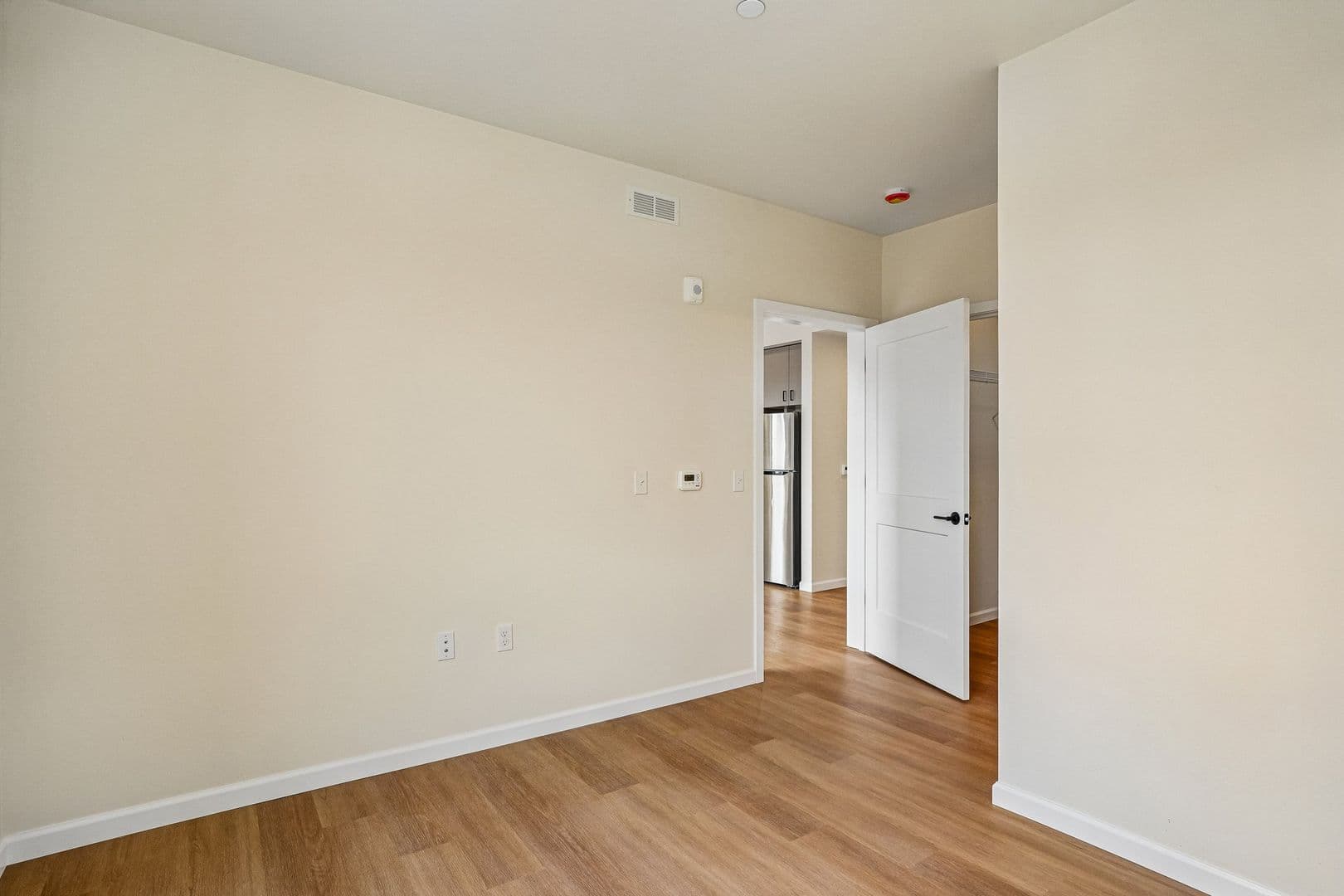 Lacey Apartment: 2463 Hogum Bay Rd NE