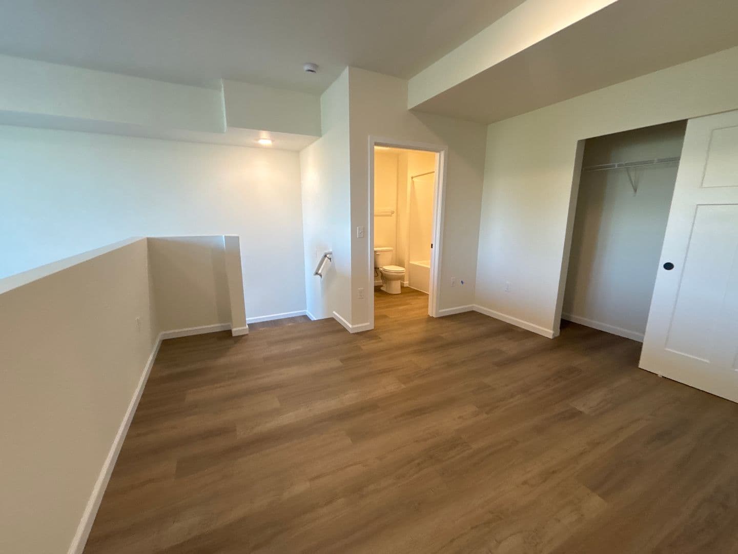 Olympia Apartment: 401 Union Ave SE