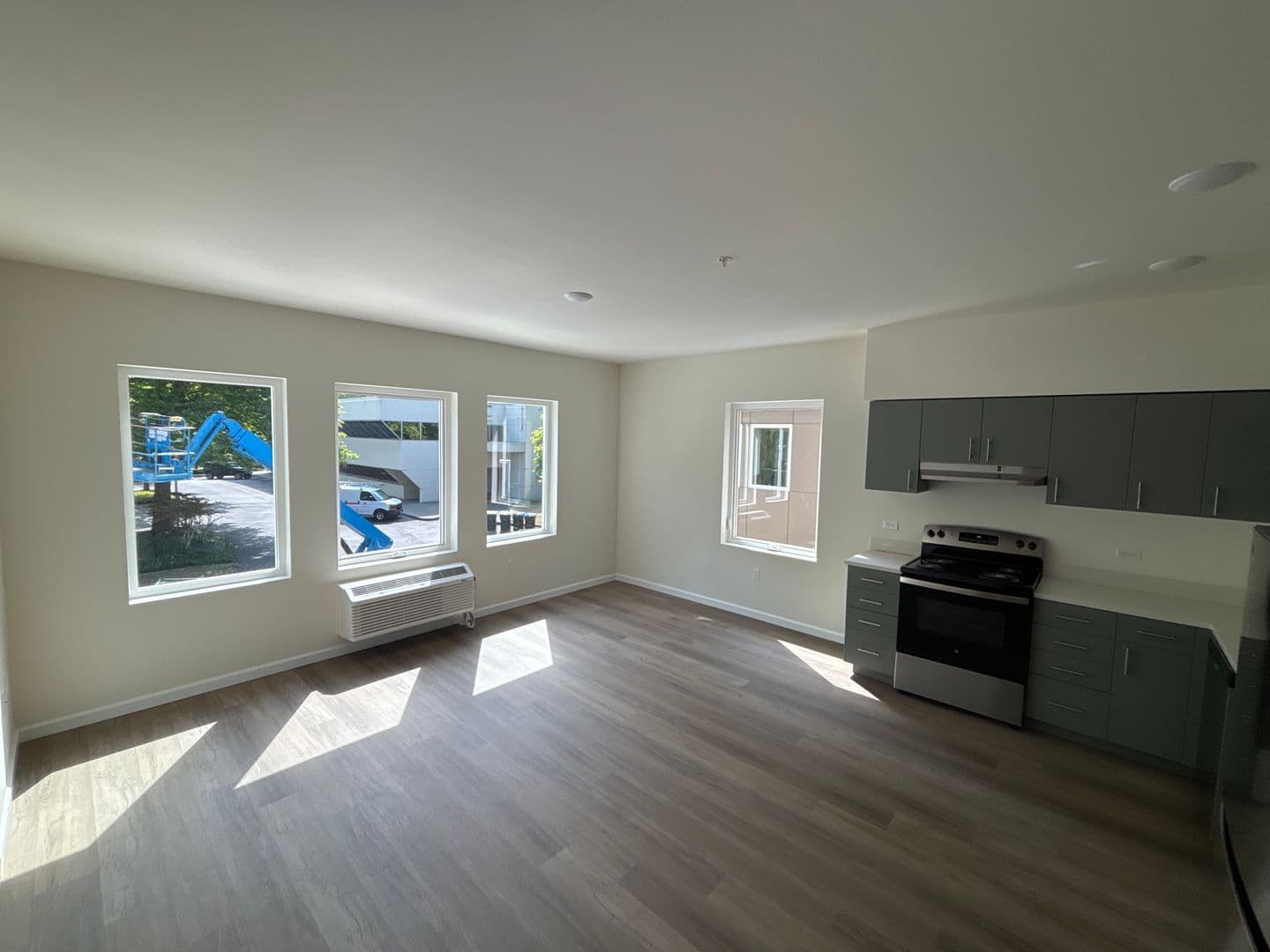 Olympia Apartment: 401 Union Ave SE