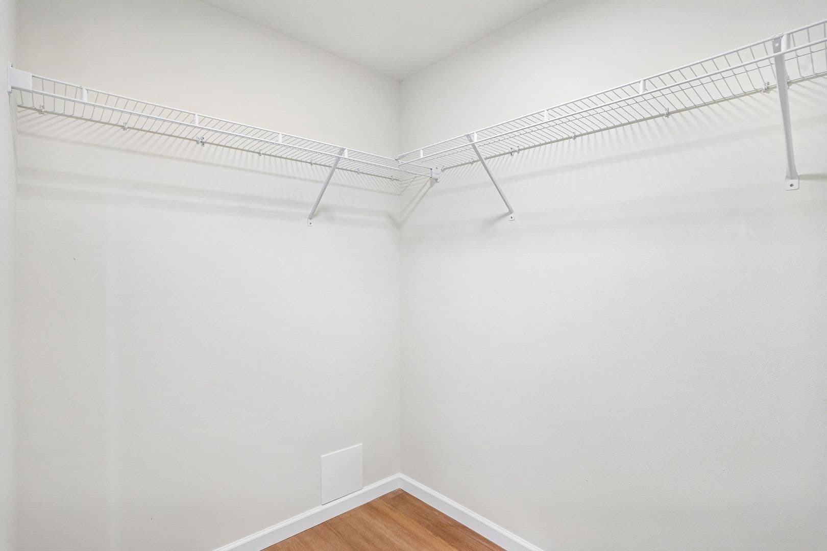 Lacey Apartment: 2463 Hogum Bay Rd NE