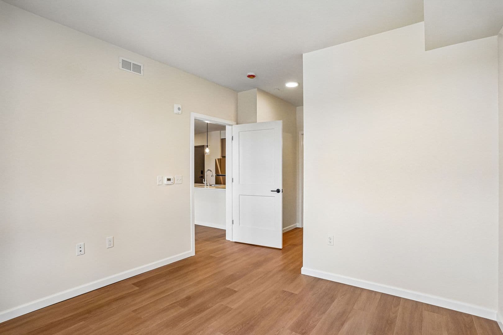 Lacey Apartment: 2463 Hogum Bay Rd NE