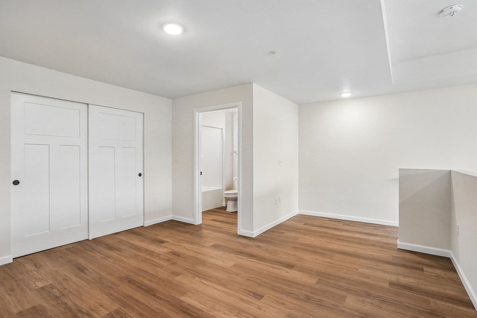 Olympia Apartment: 401 Union Ave SE