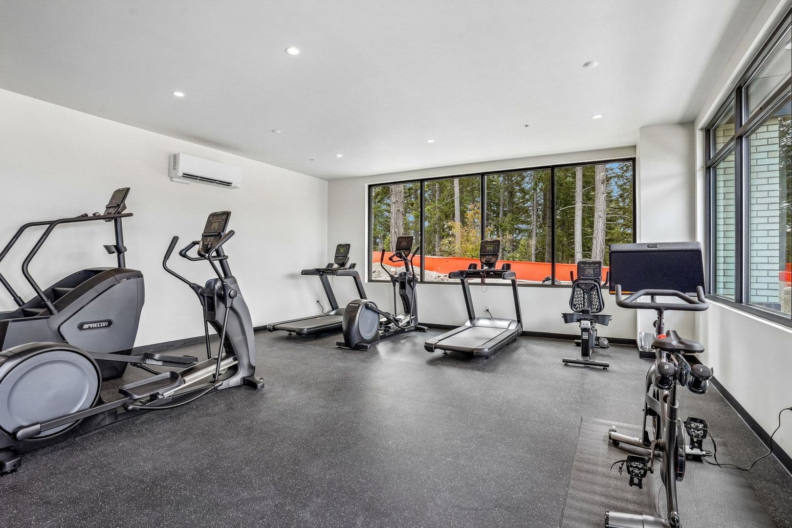 Lacey Apartment: 2463 Hogum Bay Rd NE