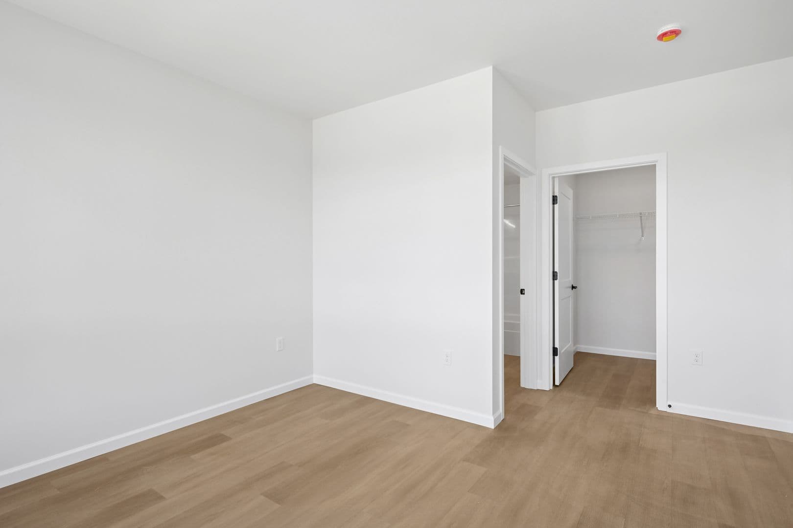 Lacey Apartment: 2463 Hogum Bay Rd NE