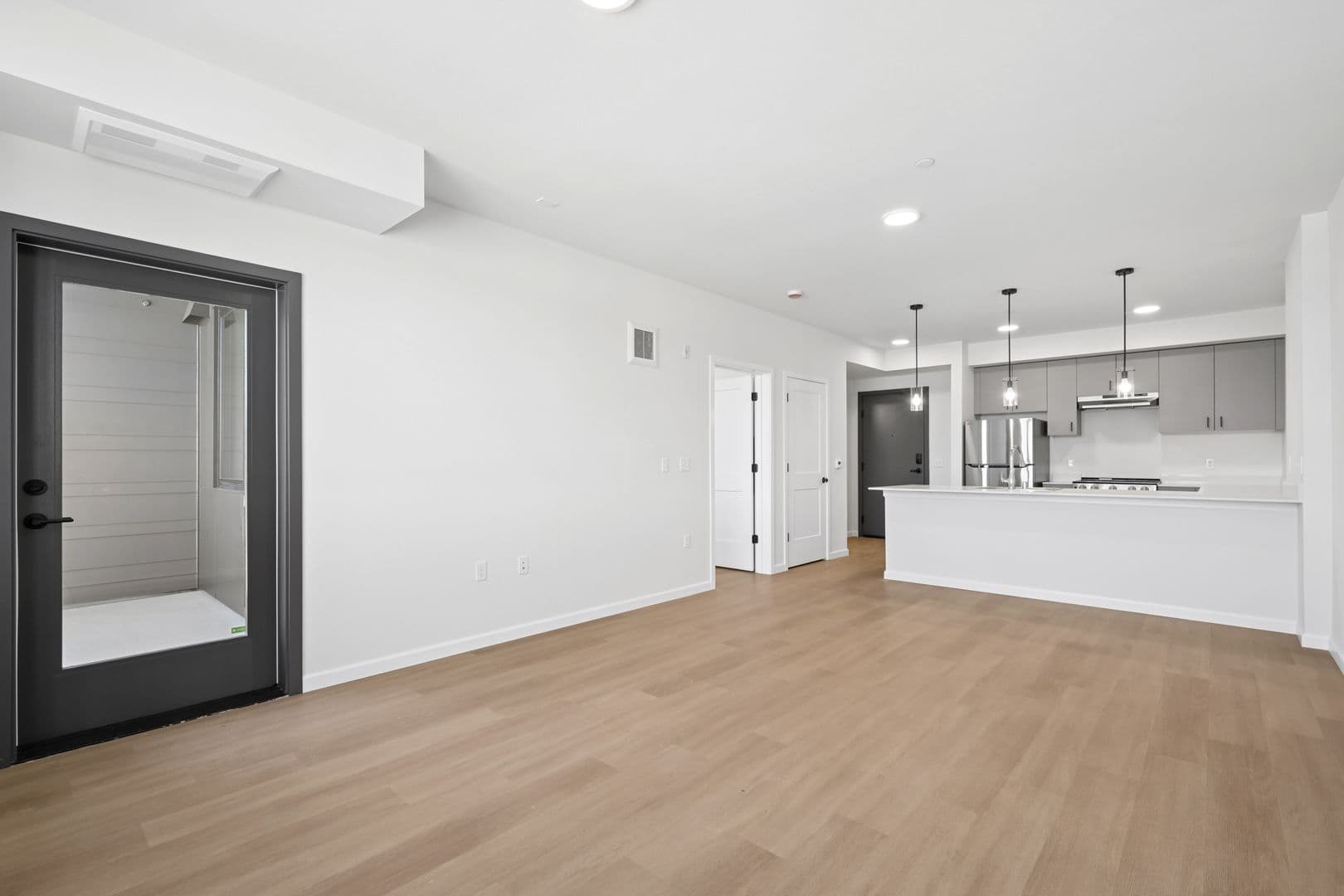 Lacey Apartment: 2463 Hogum Bay Rd NE