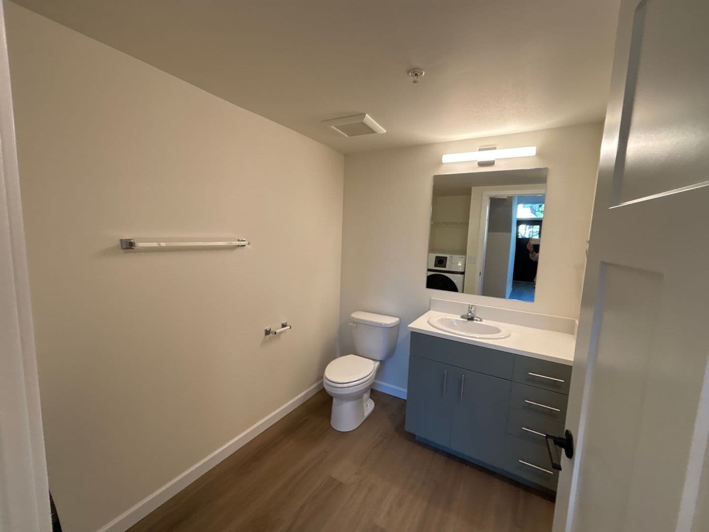 Olympia Apartment: 401 Union Ave SE