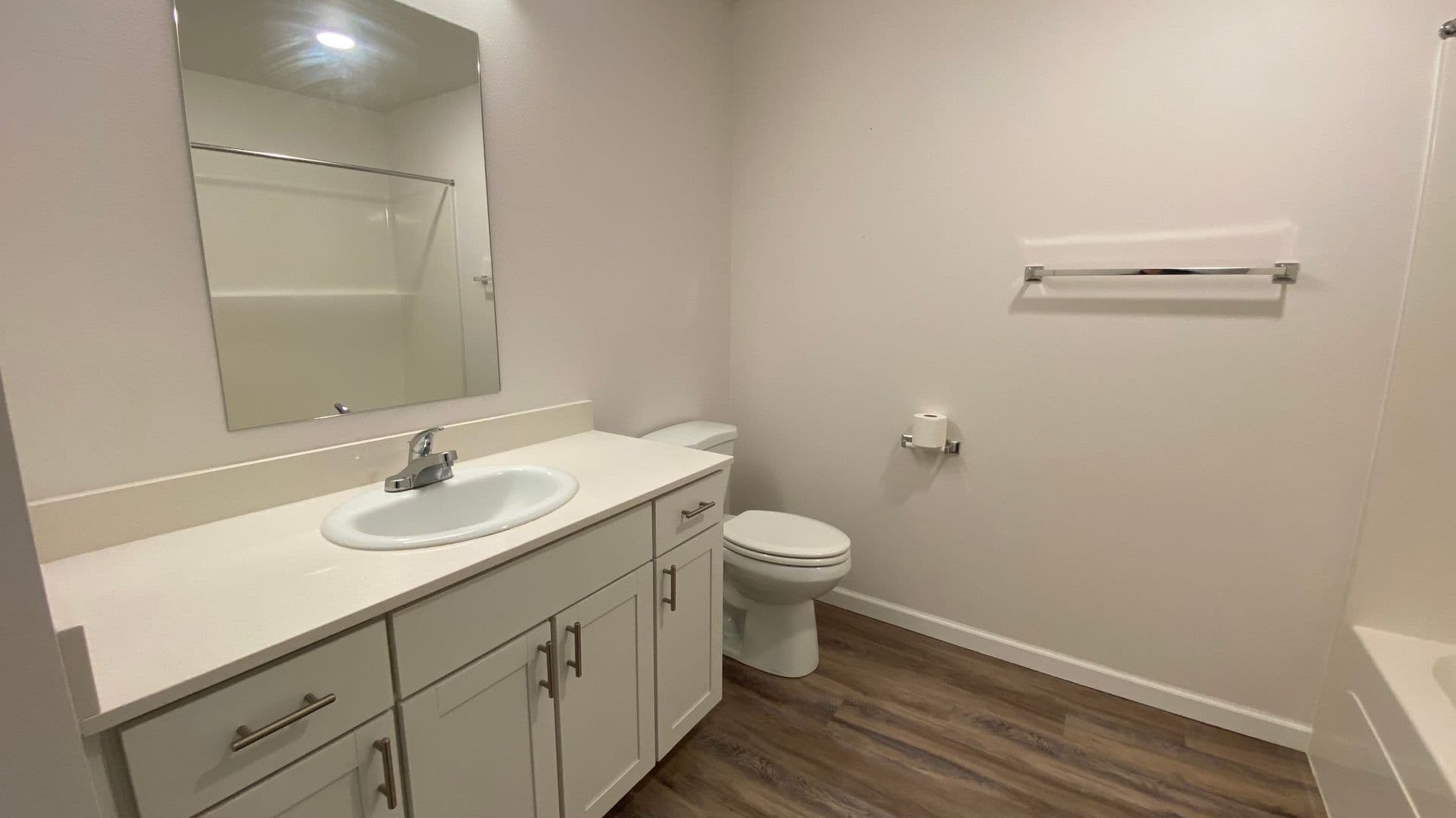 Olympia Apartment: 120 Water St. NW