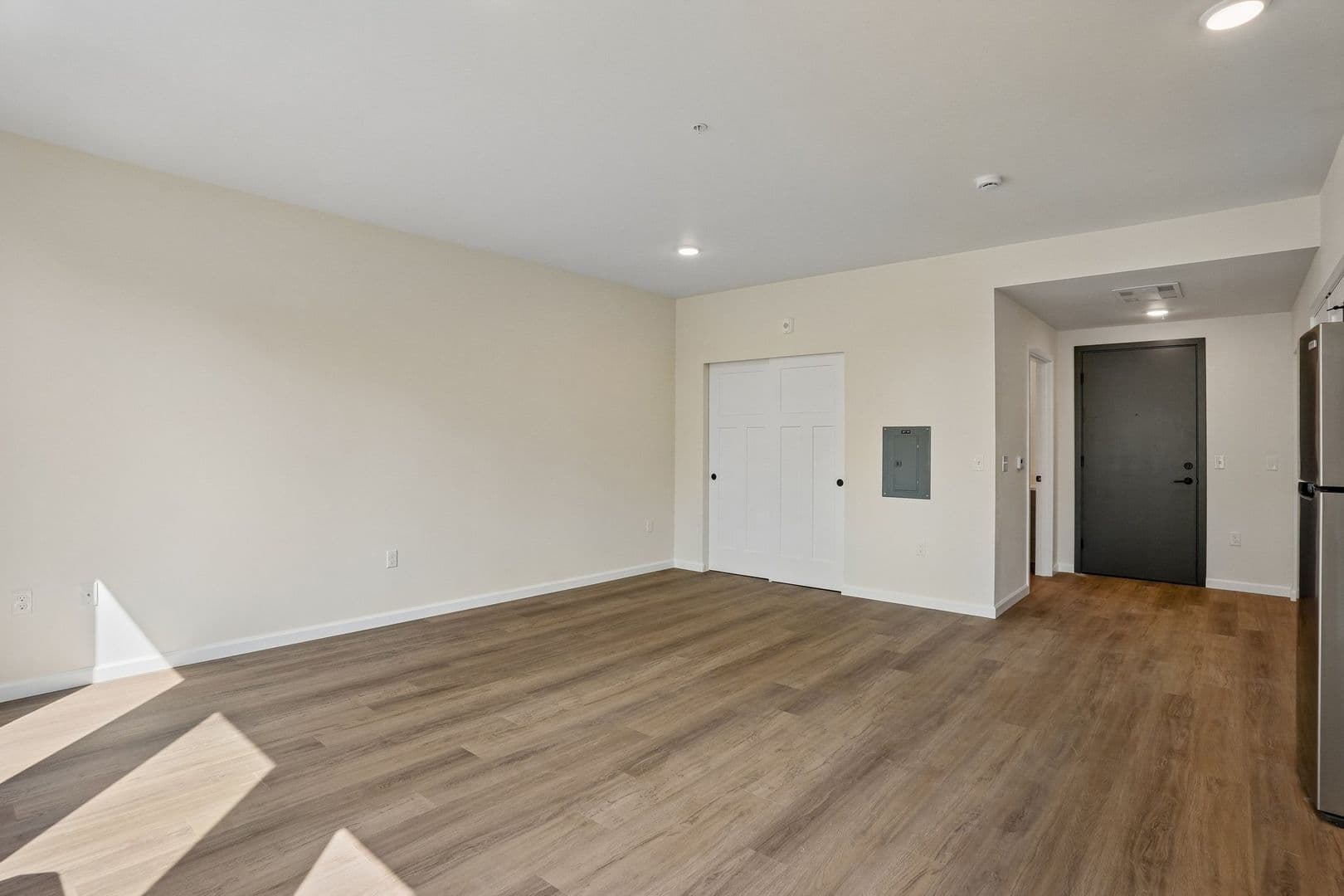 Olympia Apartment: 401 Union Ave SE