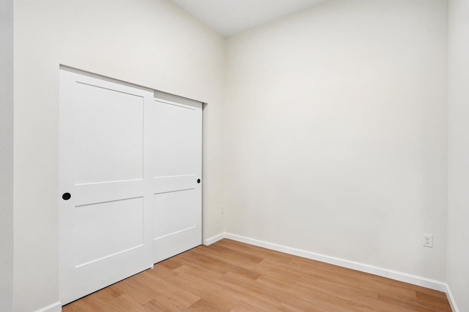 Lacey Apartment: 2463 Hogum Bay Rd NE